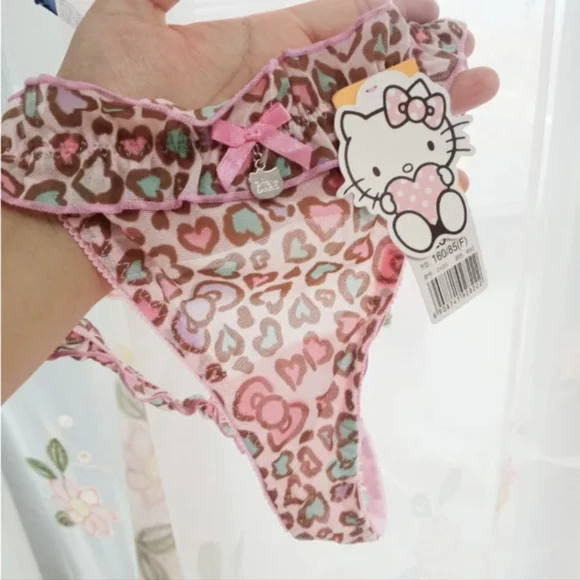 🆕 🔥  🔥Hello Kitty Silky Thongs - Picture 4 of 12